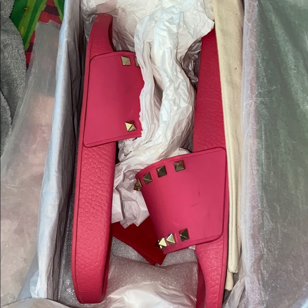 Valentino Slides - Picture 4 of 9